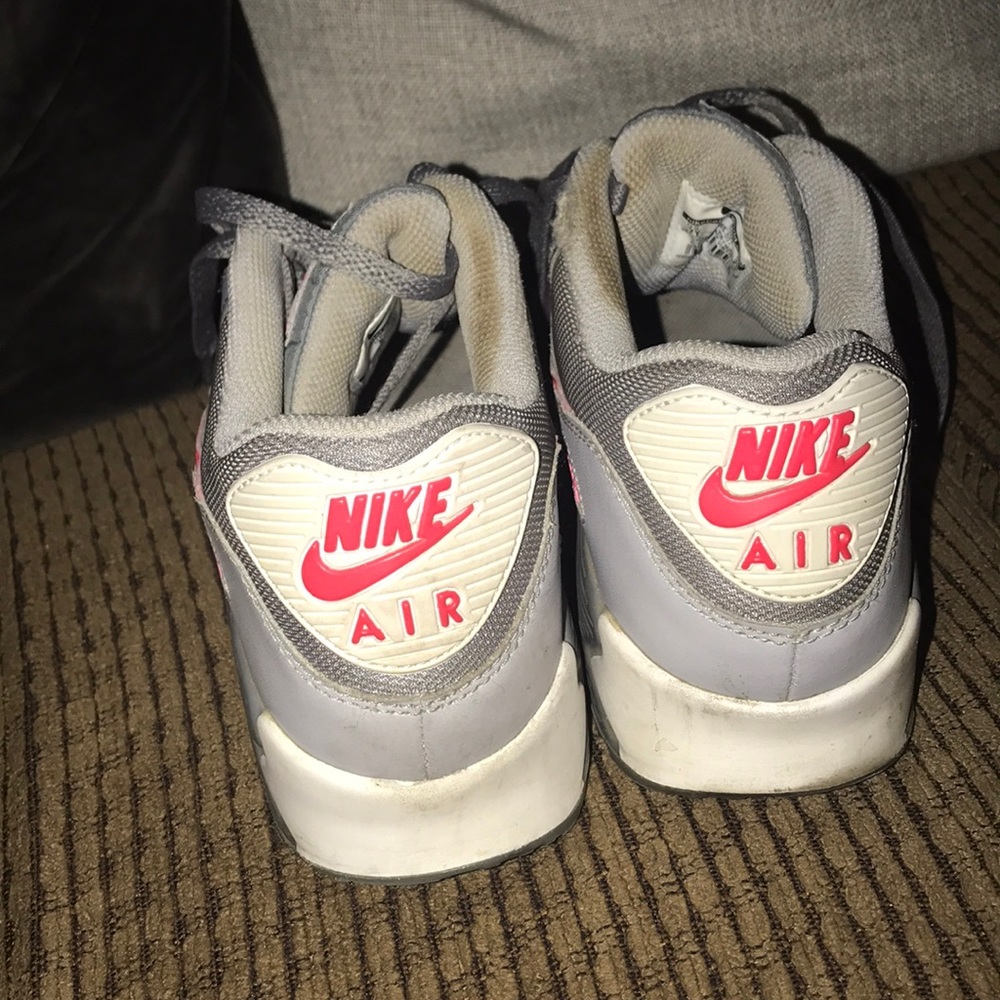 Nike’s - Picture 2 of 5